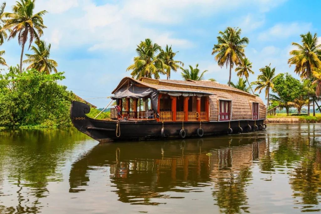 Alleppey Backwater- must visit places in kerala