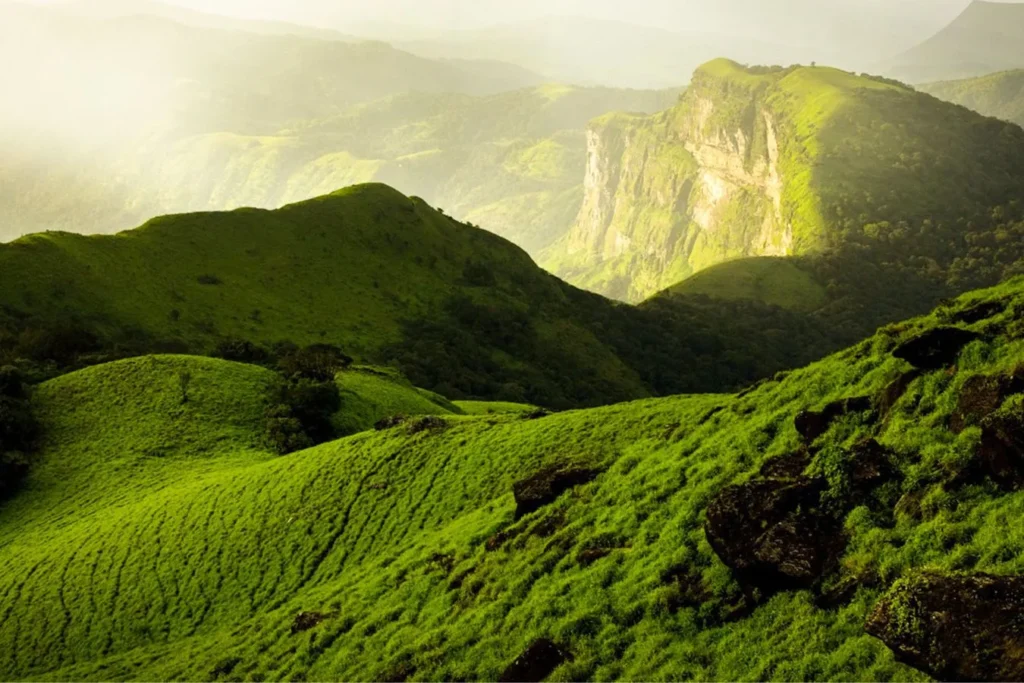 fetures of Kerala: hill station