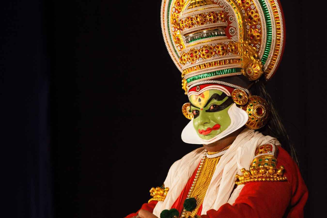 Best places to watch kathakali in Kerala