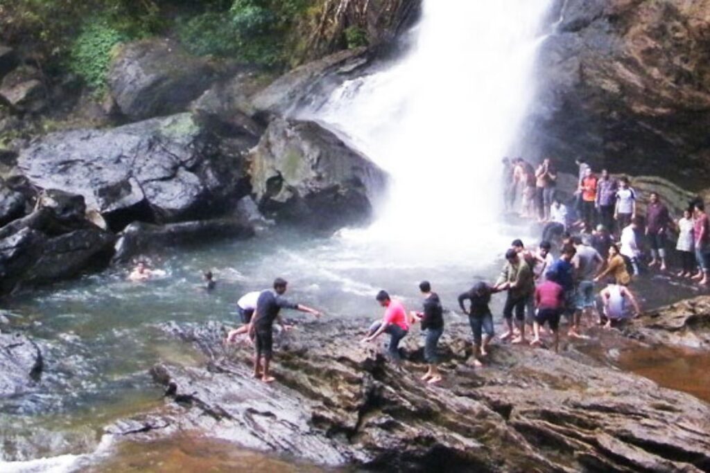 meenmutty-famous waterfalls in kerala